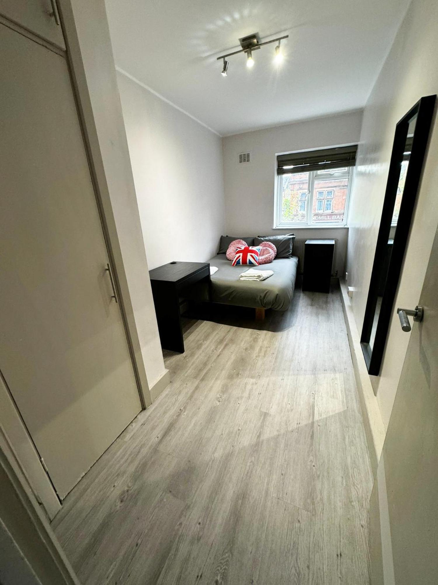 Cricklewood Apartment 런던 외부 사진